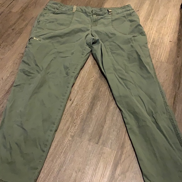 Nine West jeans 12/30 Harbor Blvd Cargo Crop Green - Picture 1 of 7